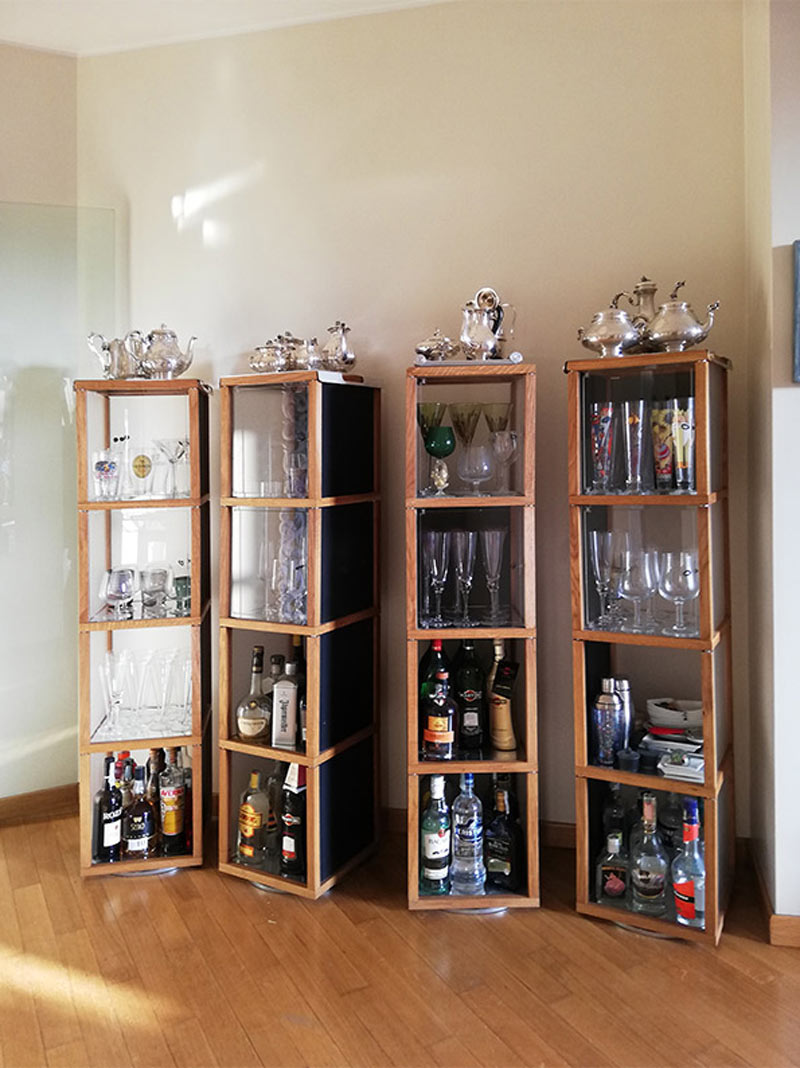 mobile bar su msura vetrinetta girevole in rovere e ante in plexiglass