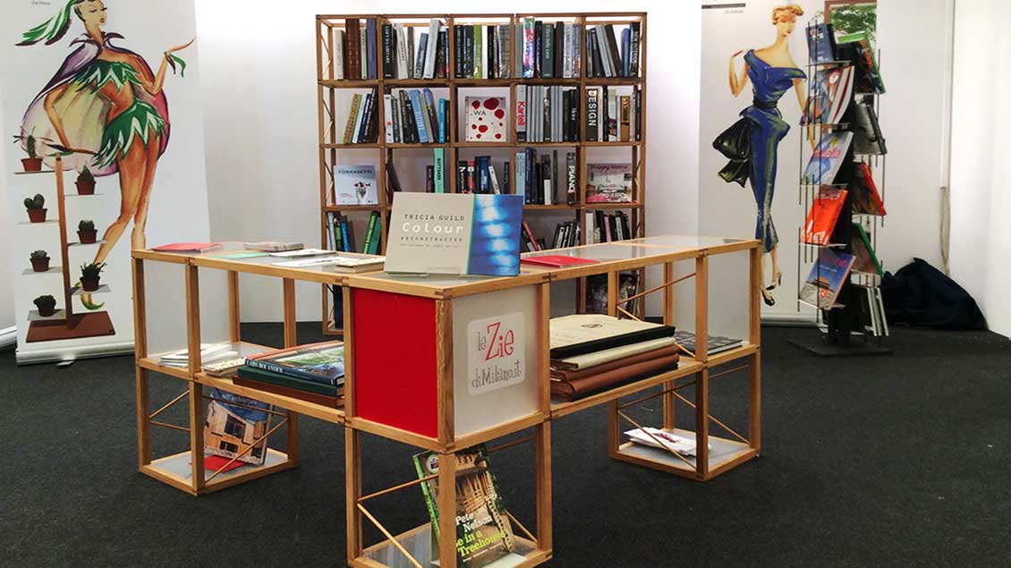 Castello Zia Babele e libreria verticale Zia Veronica al Centro espositivo Lario Fiere