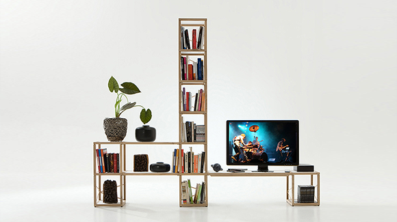 Parete attrezzata divisoria espositore e porta TV in legno di rovere zia Babele design castello